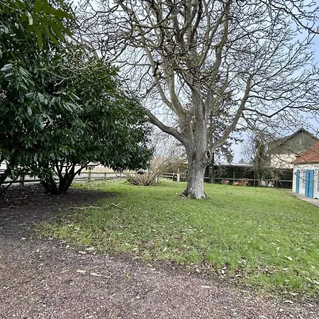 Feriehus Charmante Longere - Havre De Paix Avec Jardin Et Cheminee